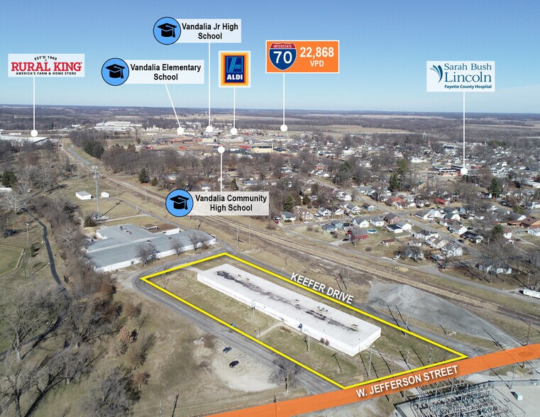 More Photos Of 1015 W Jefferson St, Vandalia Warehouse For Sale