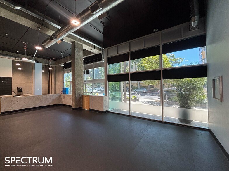More Photos Of 6200 Variel Ave, Woodland Hills Apartments For Lease