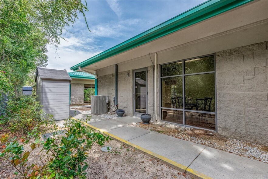 More Photos Of 2231 W Highway 44, Inverness Medical For Sale