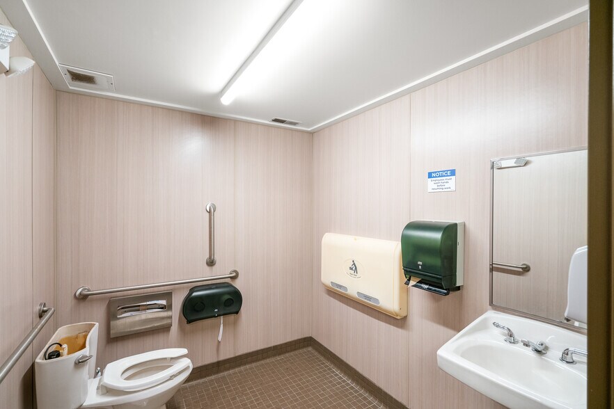 More Photos Of 195 M 66 N, Charlevoix Drugstore For Sale