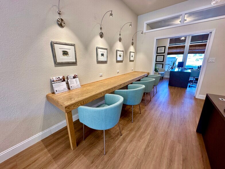 More Photos Of 913 Gulf Breeze Pky, Gulf Breeze Storefront Retail Office For Sale