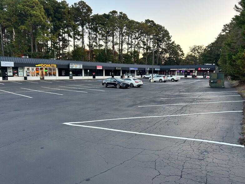 More Photos Of 928 S Park St, Carrollton Storefront Retail Office For Lease