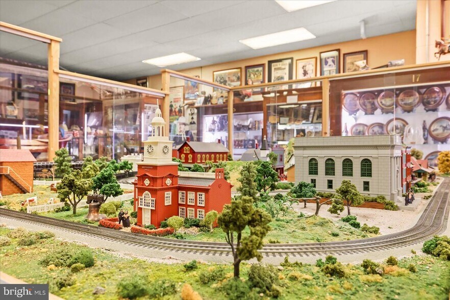 More Photos Of 425 Steinwehr Ave, Gettysburg Storefront Retail Office For Sale