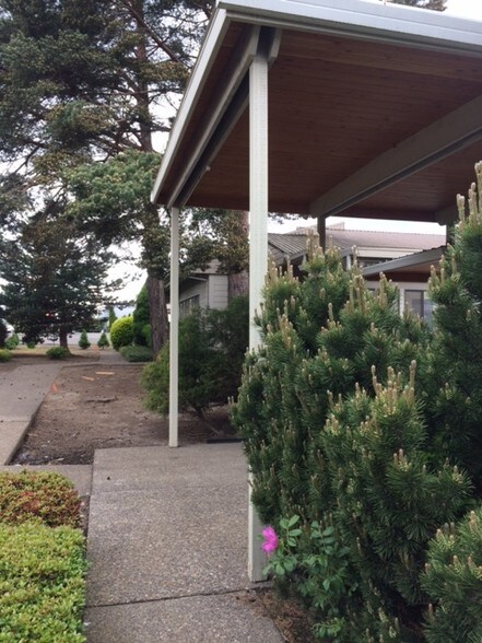 More Photos Of 17175 SW Tualatin Valley Hwy, Beaverton Unknown For Lease