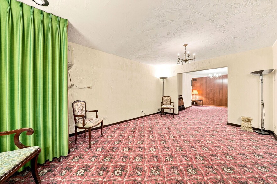 More Photos Of 1519 Renton Rd, Pittsburgh Funeral Home For Sale