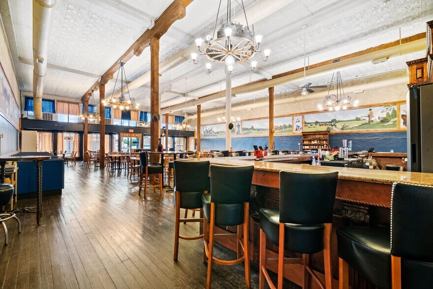 More Photos Of 100 N Texas St, De Leon Storefront Retail Office For Sale