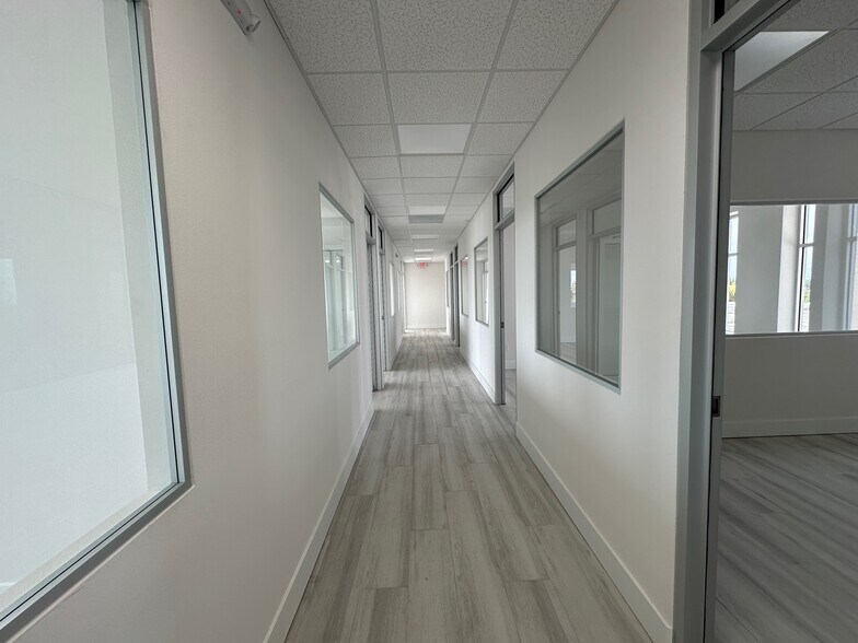 More Photos Of 226-230 N Beach St, Daytona Beach Office For Sale