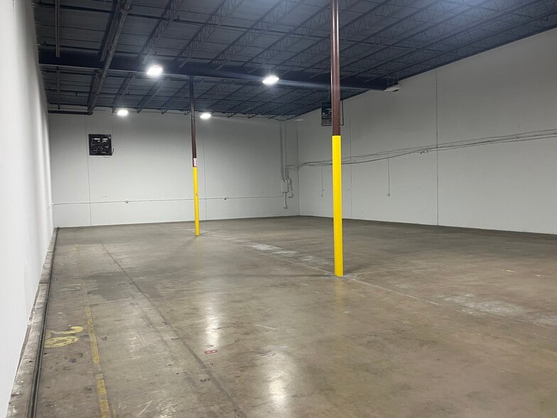 More Photos Of 4220-4232 Charter Ave, Oklahoma City Warehouse For Lease