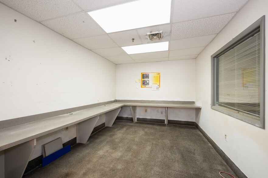 More Photos Of 341 Centre St, Jamaica Plain Freestanding For Sale