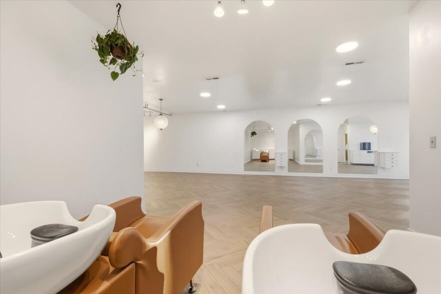 More Photos Of 1684 Venture Dr, Mount Vernon Office For Sale