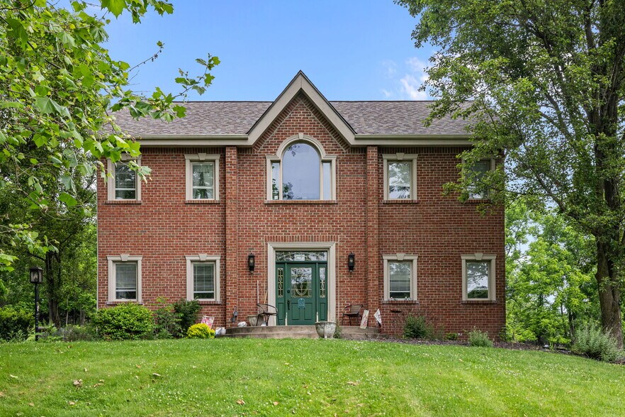 Primary Photo Of 1841 Universal Rd, Pittsburgh Office For Sale