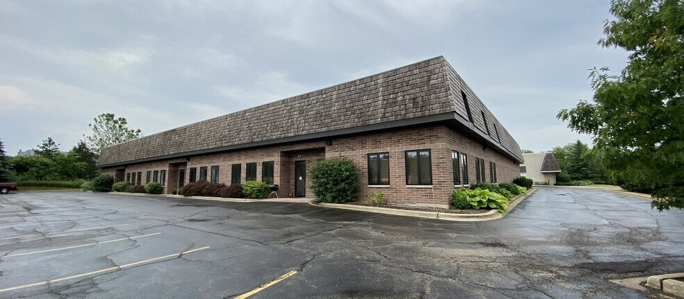 More Photos Of 27850 N Irma Lee Cir, Lake Forest Warehouse For Sale