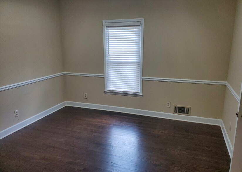 More Photos Of 2997 Johnson Ferry Rd, Marietta Office For Lease