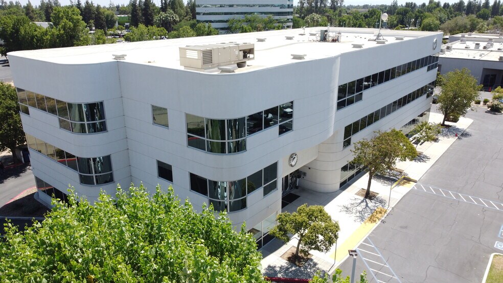 More Photos Of 5101 Office Park Dr, Bakersfield Medical For Lease