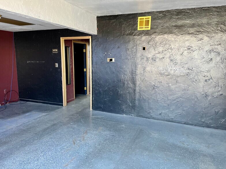 More Photos Of 4443 W Ina Rd, Tucson Auto Repair For Lease