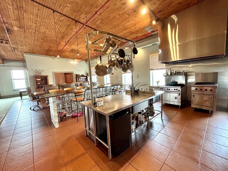 More Photos Of 110-112 Sidney St, Saint Louis Lodge Meeting Hall For Sale