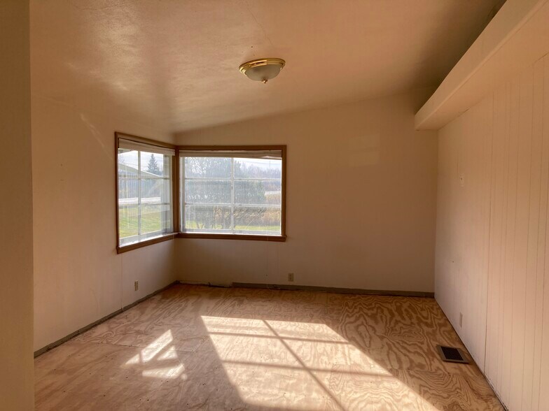 More Photos Of 5215 Rice Lake Rd, Duluth Schools For Lease