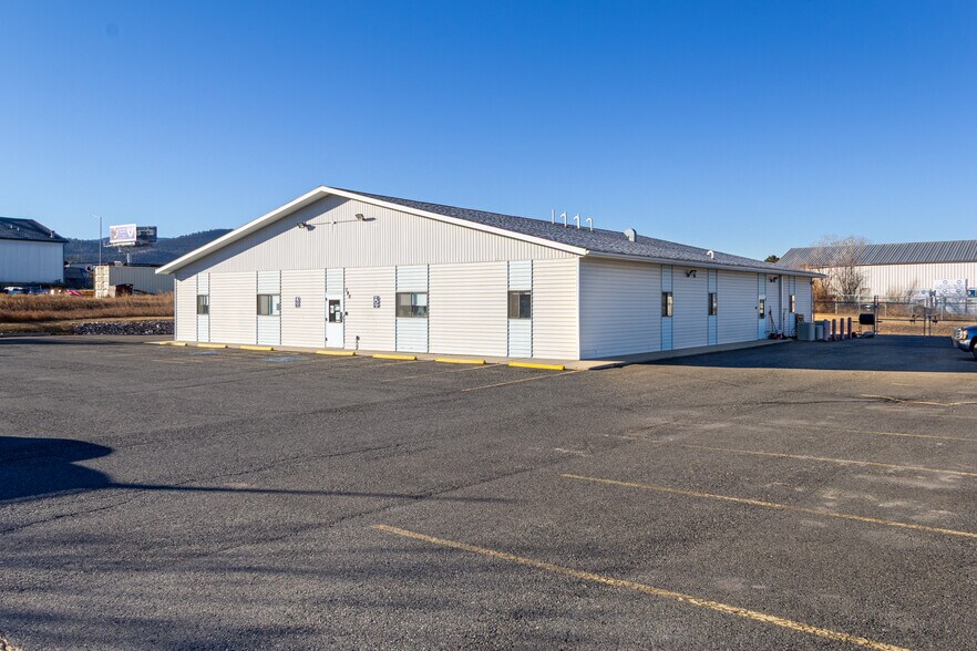 More Photos Of 790 Colleen St, Helena Office For Sale