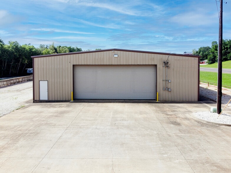More Photos Of 15503 TX-110, Whitehouse Warehouse For Lease