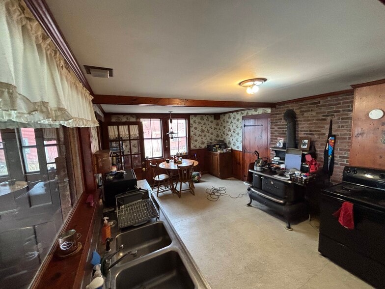 More Photos Of 138 Main Rd, Westhampton Restaurant For Lease