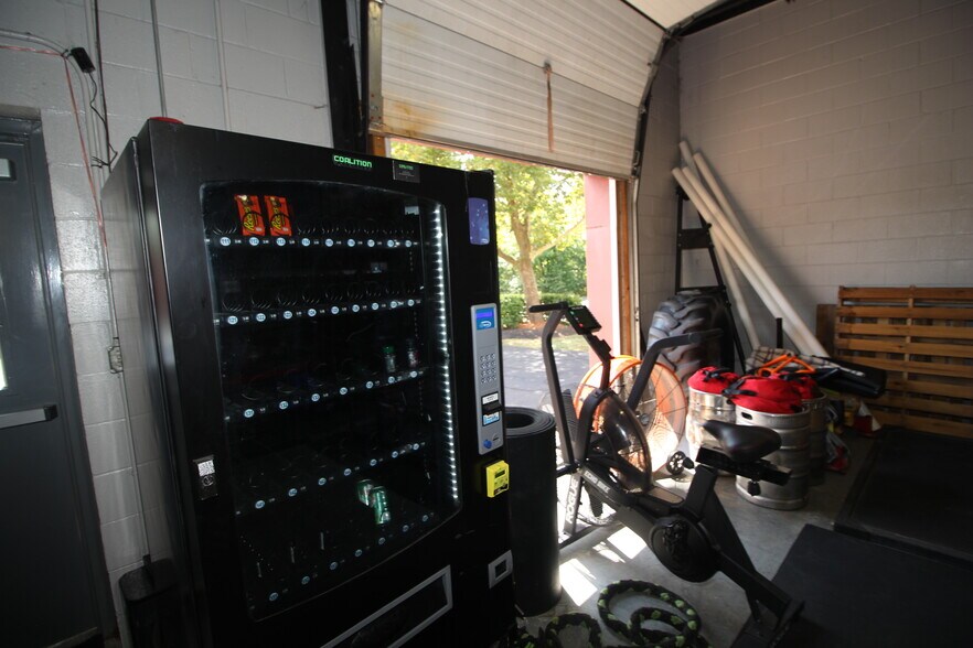 More Photos Of 121 Friends Ln, Newtown Medical For Sale