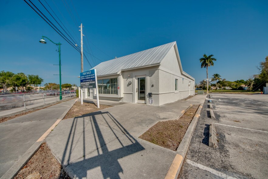 More Photos Of 3015 Tamiami Trl E, Naples Storefront Retail Office For Sale