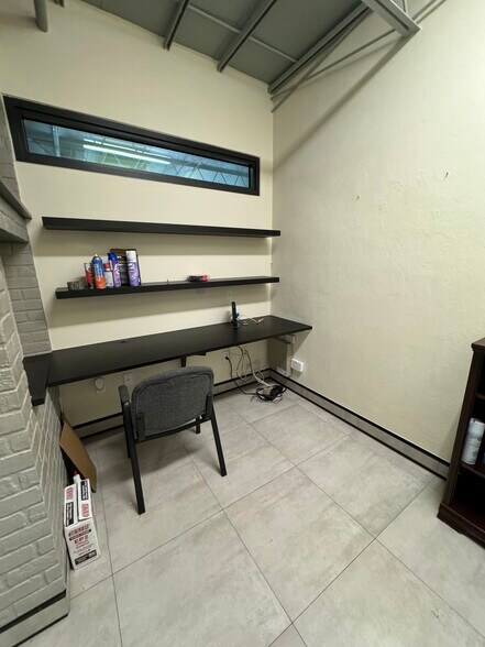 More Photos Of 2216 N 20th Ave, Hollywood Light Manufacturing For Sale