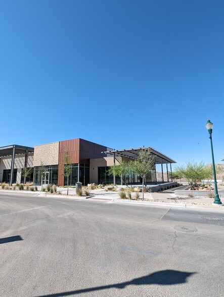 Primary Photo Of 350 Vin Rambla, El Paso Freestanding For Lease