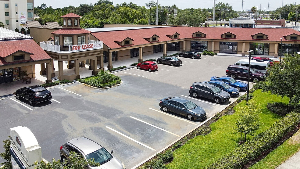 More Photos Of 351-355 N Ronald Reagan Blvd, Longwood Restaurant For Lease