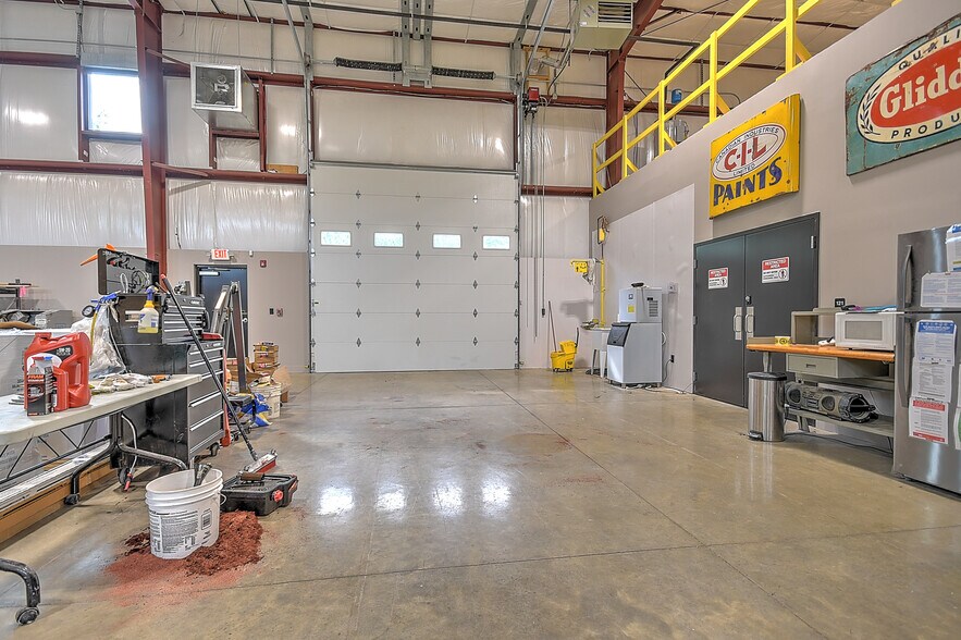 More Photos Of 915 Millennium Ct, Blountville Warehouse For Sale