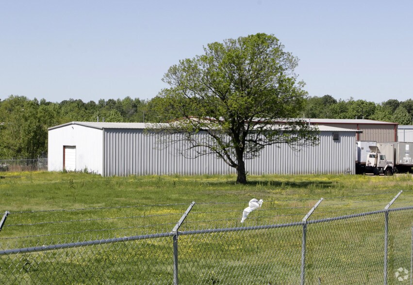 More Photos Of 7045 Stateline Rd, Olive Branch Industrial For Sale