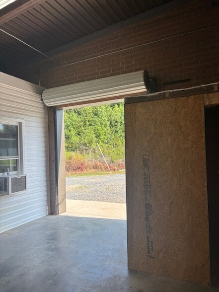 More Photos Of 2026 Kingsley Dr, Albemarle Manufacturing For Lease