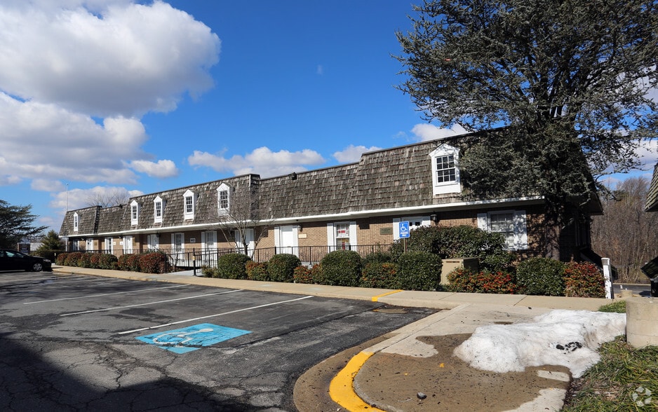 More Photos Of 9450 Marlboro Pike, Upper Marlboro Office For Sale