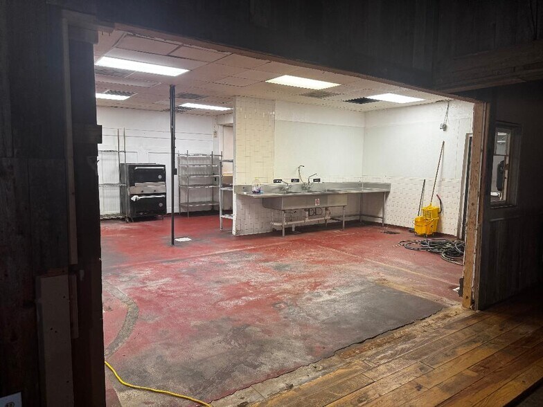 More Photos Of 6915 Spencer Hwy, Pasadena Restaurant For Lease