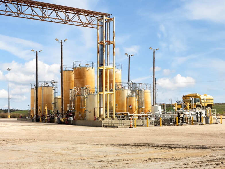 More Photos Of 7207 W FM 696, Elgin Industrial For Sale