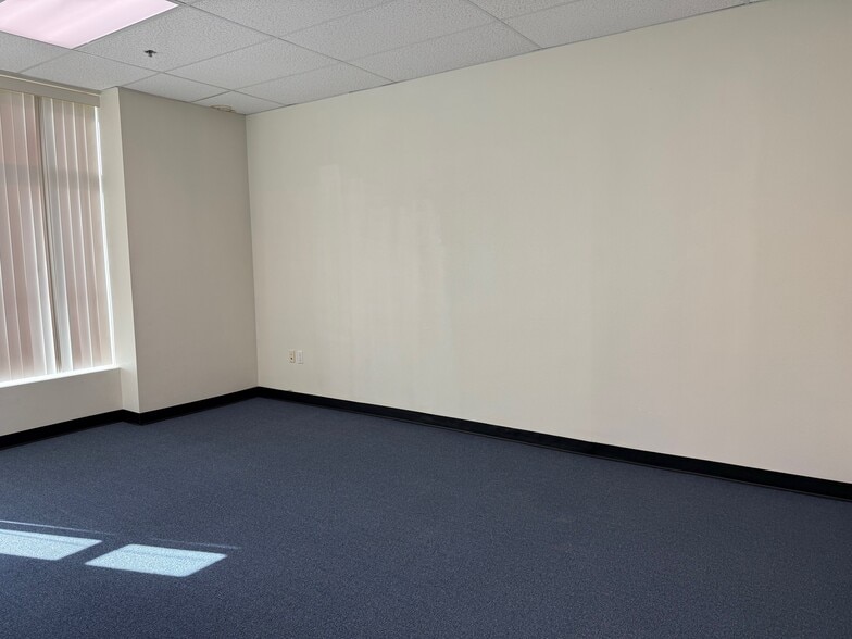 More Photos Of 4234 Green River Rd, Corona Medical For Lease