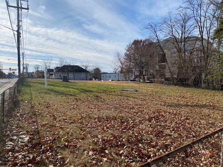 More Photos Of 106 N Summit Ave, Gaithersburg Land For Sale