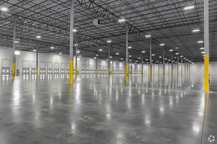 More Photos Of 11006 Mount Holly Huntersville Rd, Huntersville Distribution For Lease