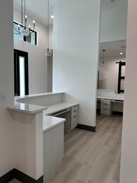 More Photos Of McKendree Rd, San Antonio Office For Sale