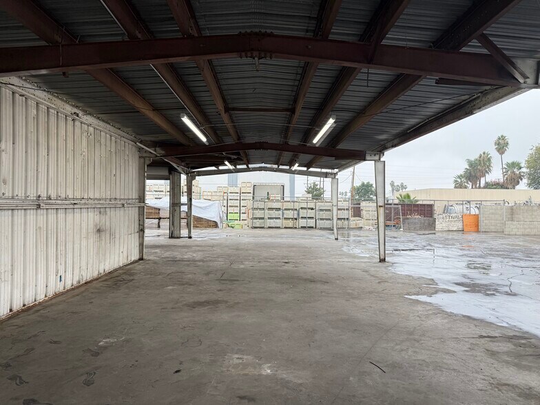 More Photos Of 5925 Payton Ave, Riverside Warehouse For Lease