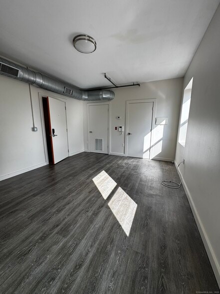 More Photos Of 1435 State St, New Haven Apartments For Sale