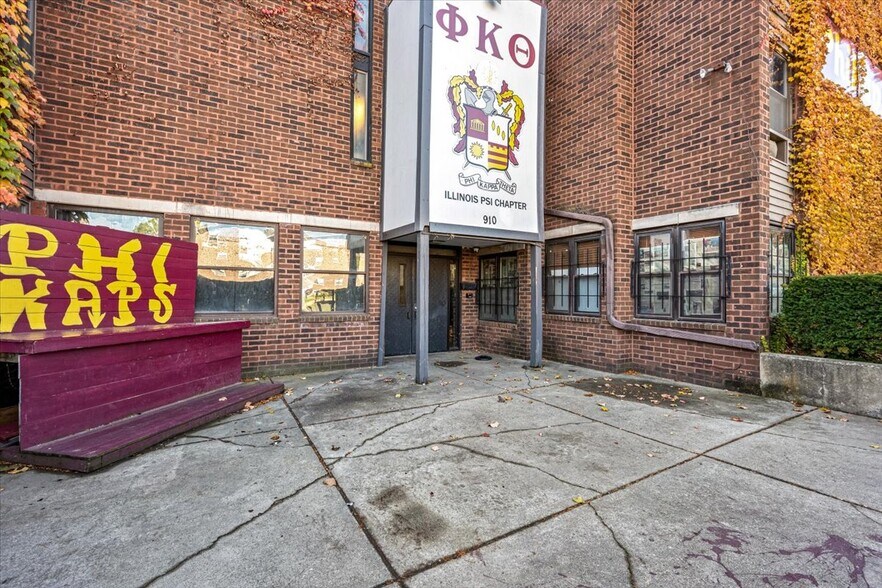 More Photos Of 910 W Hillcrest Dr, Dekalb Sorority Fraternity House For Sale