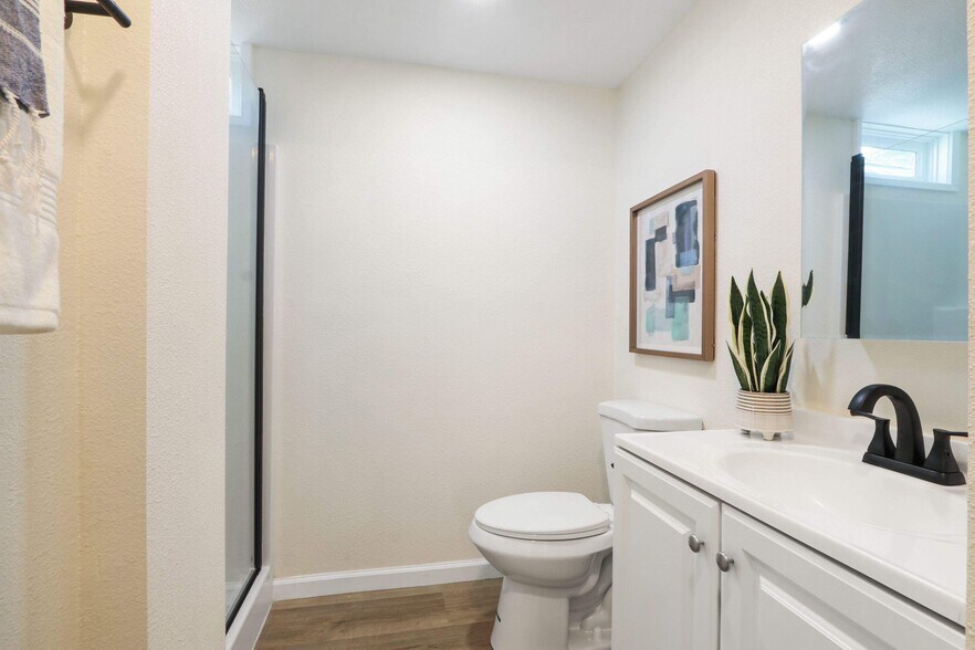 More Photos Of 528 Daisy Ave, Long Beach Apartments For Sale