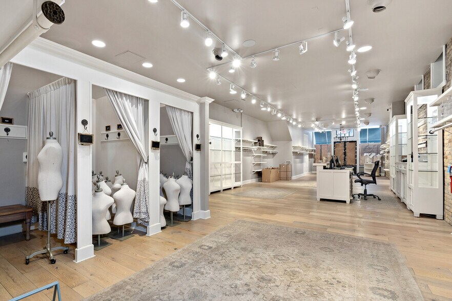 More Photos Of 2012 N Halsted St, Chicago Storefront Retail Office For Lease