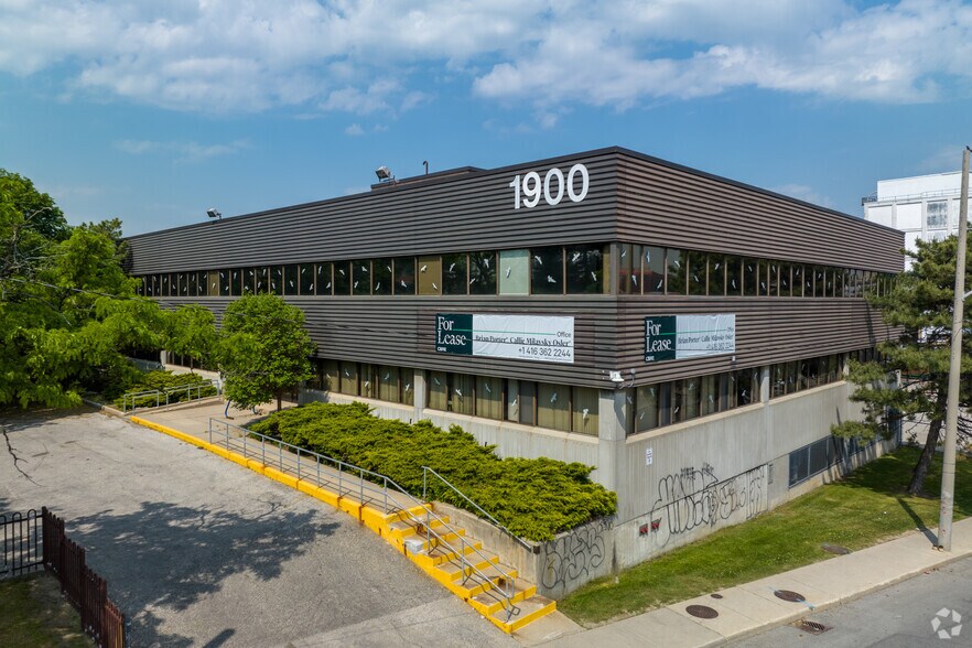 Primary Photo Of 1900 Dundas St W, Toronto Office For Lease