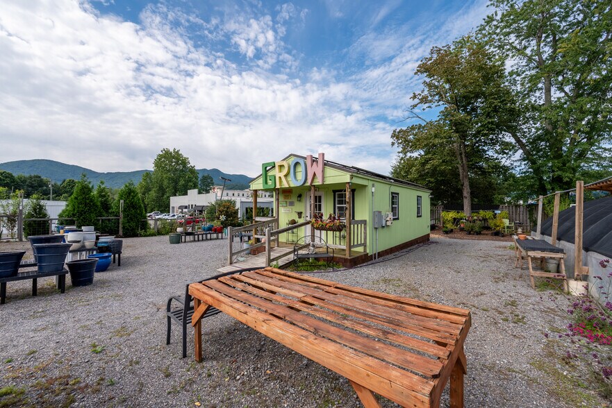 Primary Photo Of 204 Black Mountain Ave, Black Mountain Office Residential For Sale