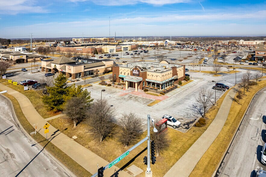 More Photos Of 1800 NW Chipman Rd, Lee's Summit Restaurant For Lease