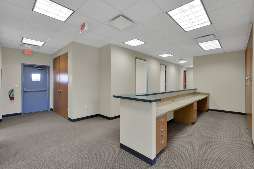 More Photos Of 1125 Cypress Station Dr, Houston Medical For Sale