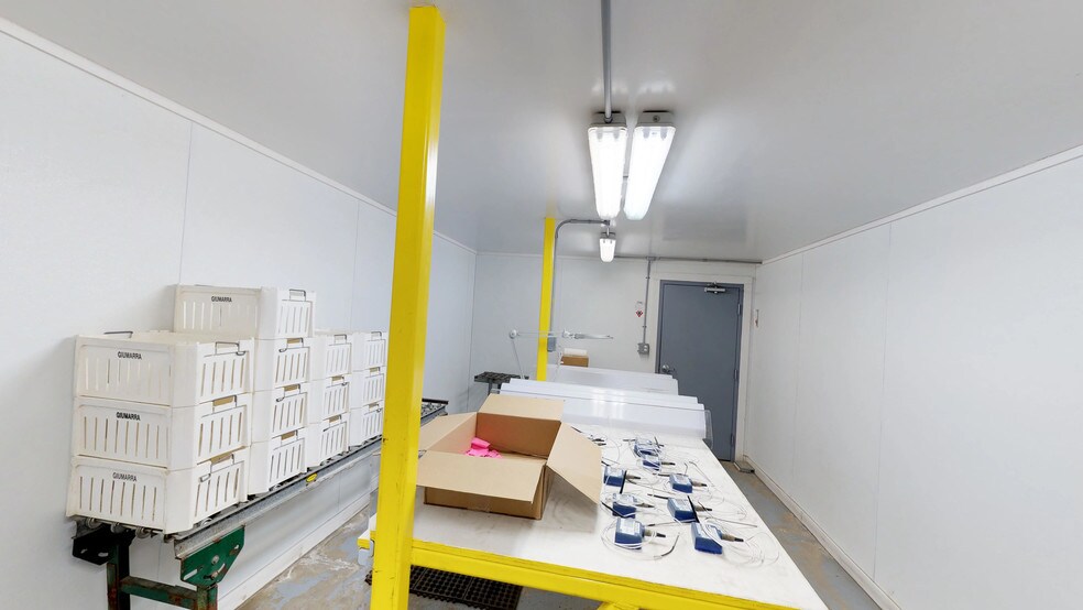 More Photos Of 818 S Derby St, Arvin Refrigeration Cold Storage For Sale