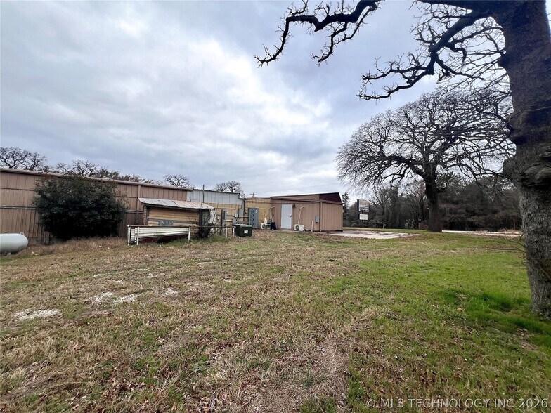 More Photos Of 5268 S Highway 377, Kingston Bar For Sale